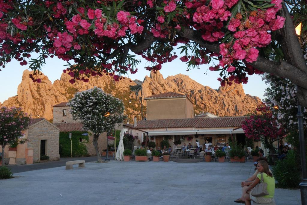 Boutique Hotel Sant'Andrea & Relais San Pantaleo Exterior foto